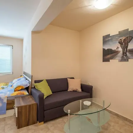 Appartamento Affordable, Clean, Spacious Studio In Center *